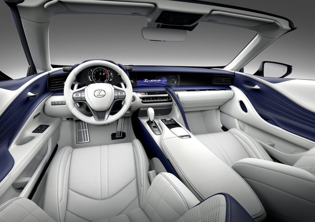 Lexus LC 500 Convertible nabízí zvuk osmiválce nebo úplné ticho