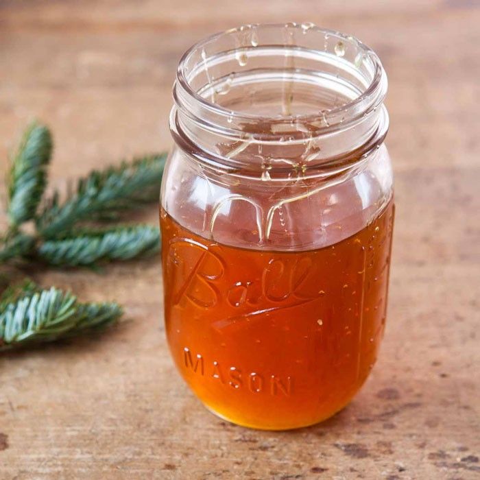 Recepty: smrkové výhonky jako základ pro výrobu hustého medu