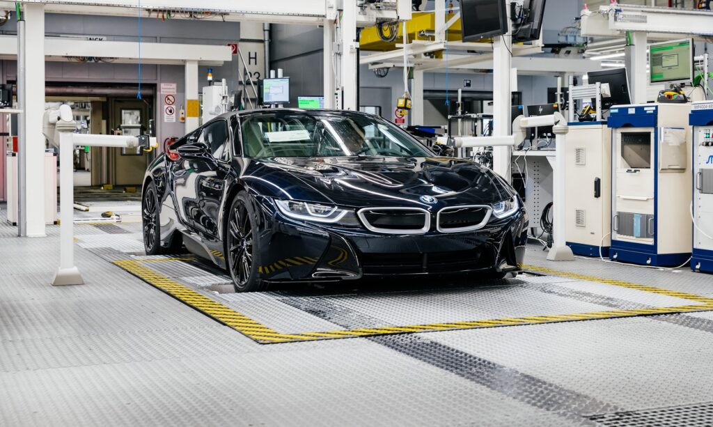 BMW i8 definitivně končí. Poslední kusy opustily závod v Lipsku