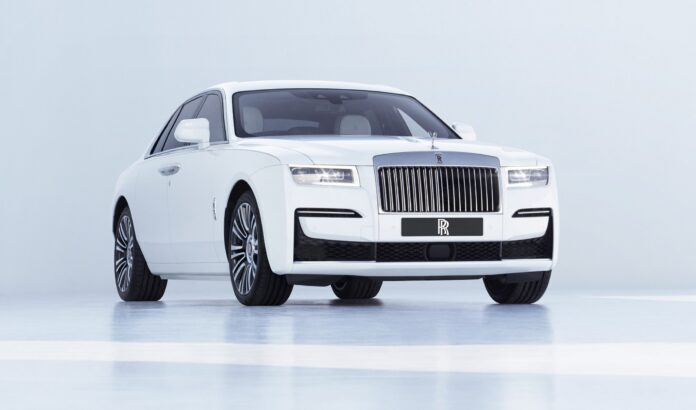 Rolls Royce Ghost 2020 je technologicky nejpokročilejší model značky