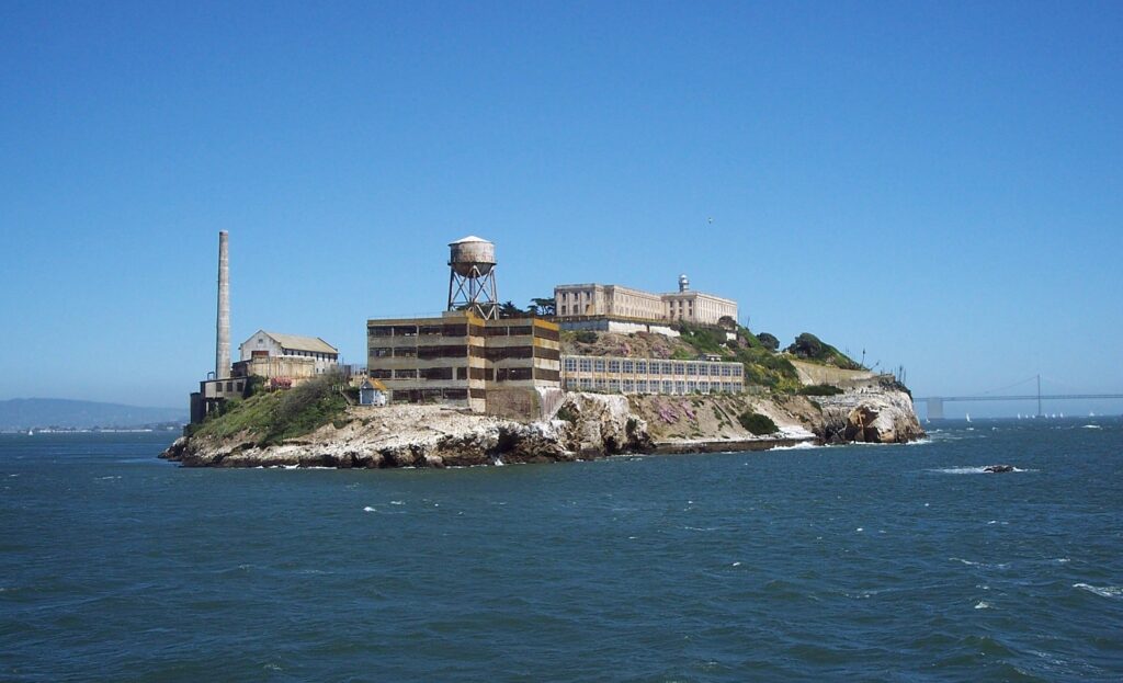 Alcatraz vězení doživotí vrazi ostrov psychika teror