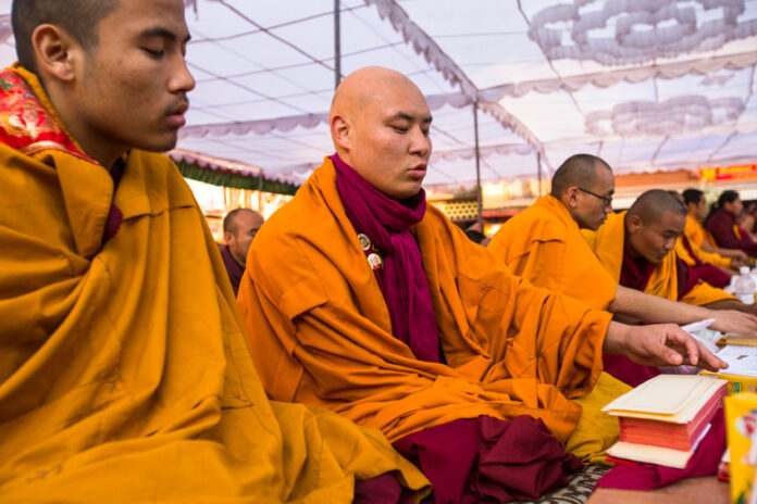 Buddhismus mniši klášter pravidla život Tibet