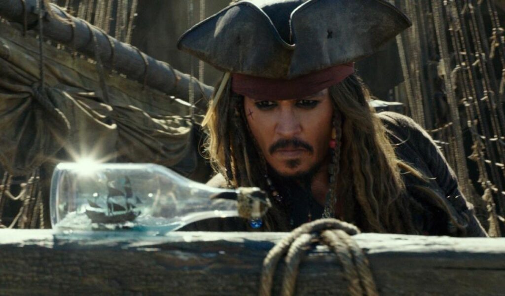Johnny Depp do šestých Pirátů z Karibiku, požadují odpůrci Amber Heard